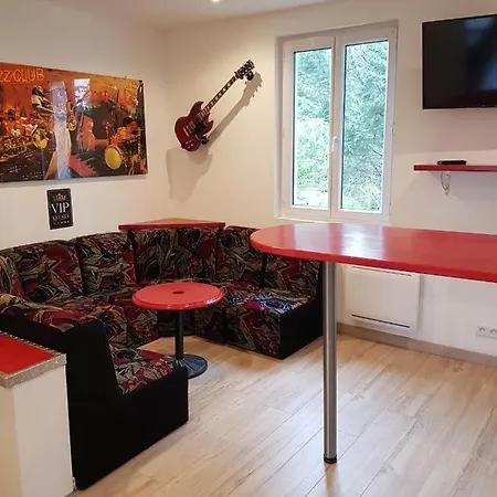 Apartment Tres Joli: Garden View With Private Parking Annesse-et-Beaulieu