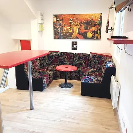 Apartment 05 - Tres Joli 3 Pieces Neuf 2 Chambres, 3 Lits, Equipe Pour 1 A 4 Personnes Maximum, Vue Sur Jardin Avec Parking Privatif, Grand Fourgon Possible, Le Linge De Maison Est Fourni *